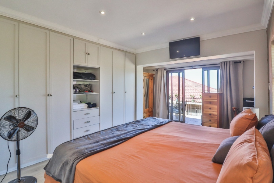 3 Bedroom Property for Sale in Avonddans Western Cape